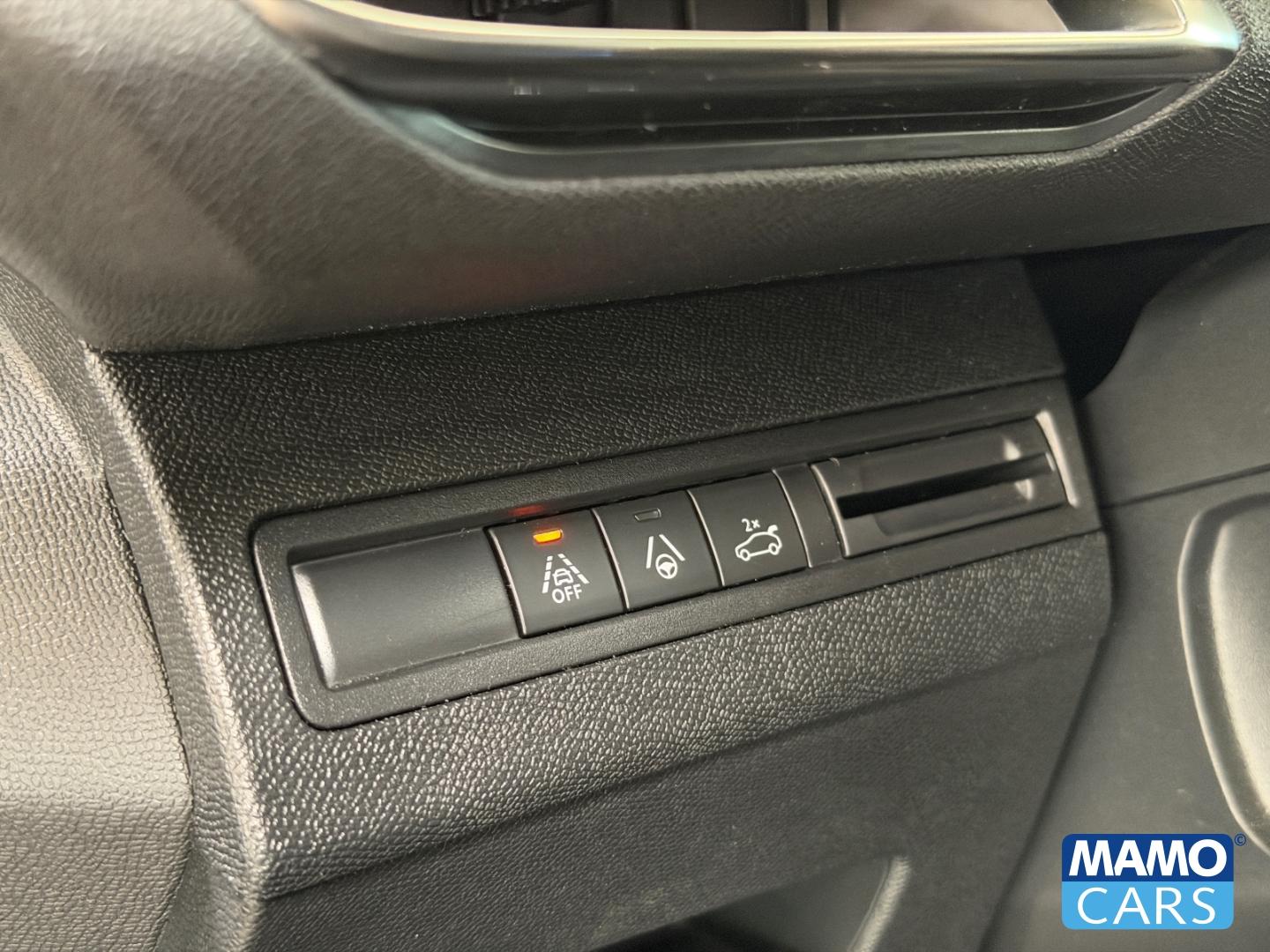 Peugeot 3008 Hybrid 136 GT  AHK/ACC/CAM/NAVI/SHZ