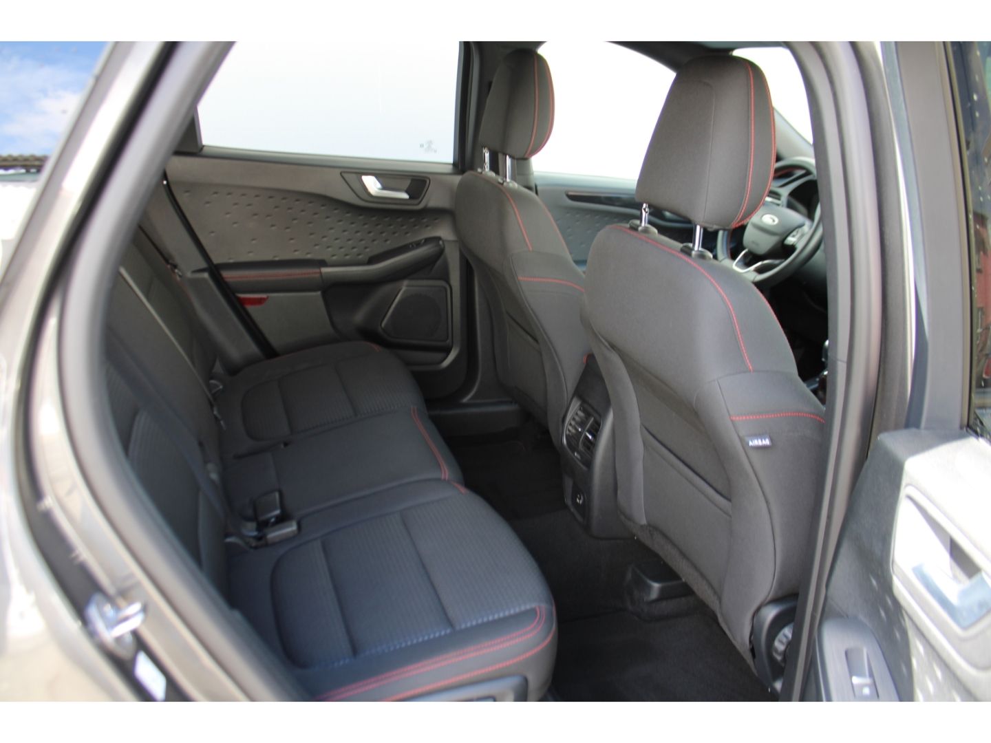 FORD Kuga Hybrid 2.0 EcoBlue ST-Line ACC LED AHK RFK - Image 10