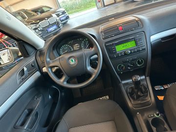 Skoda Octavia *TÜV0328*SCHECKHEFT*TEMPO*AHK*KLIMA*PDC
