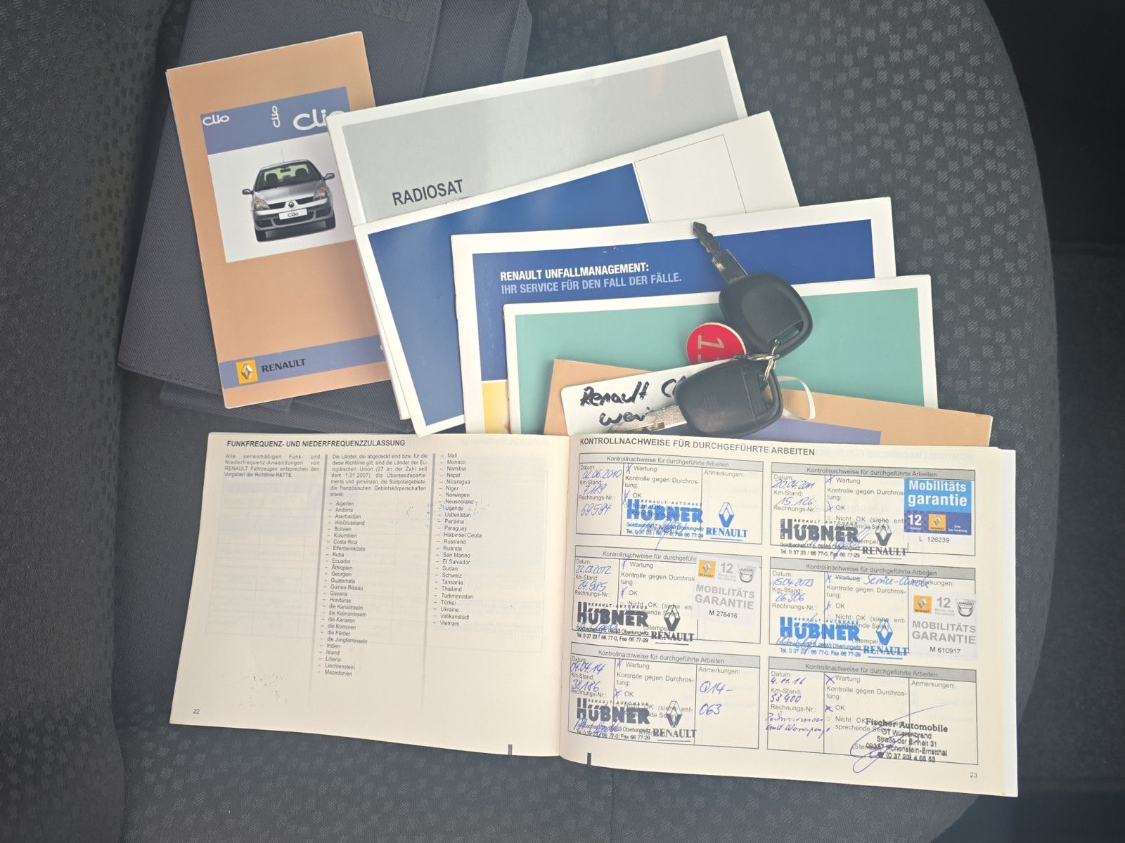 Fahrzeugabbildung Renault Clio II Campus+NUR 61 KM+ALWETTERREIFEN+TÜV NEU