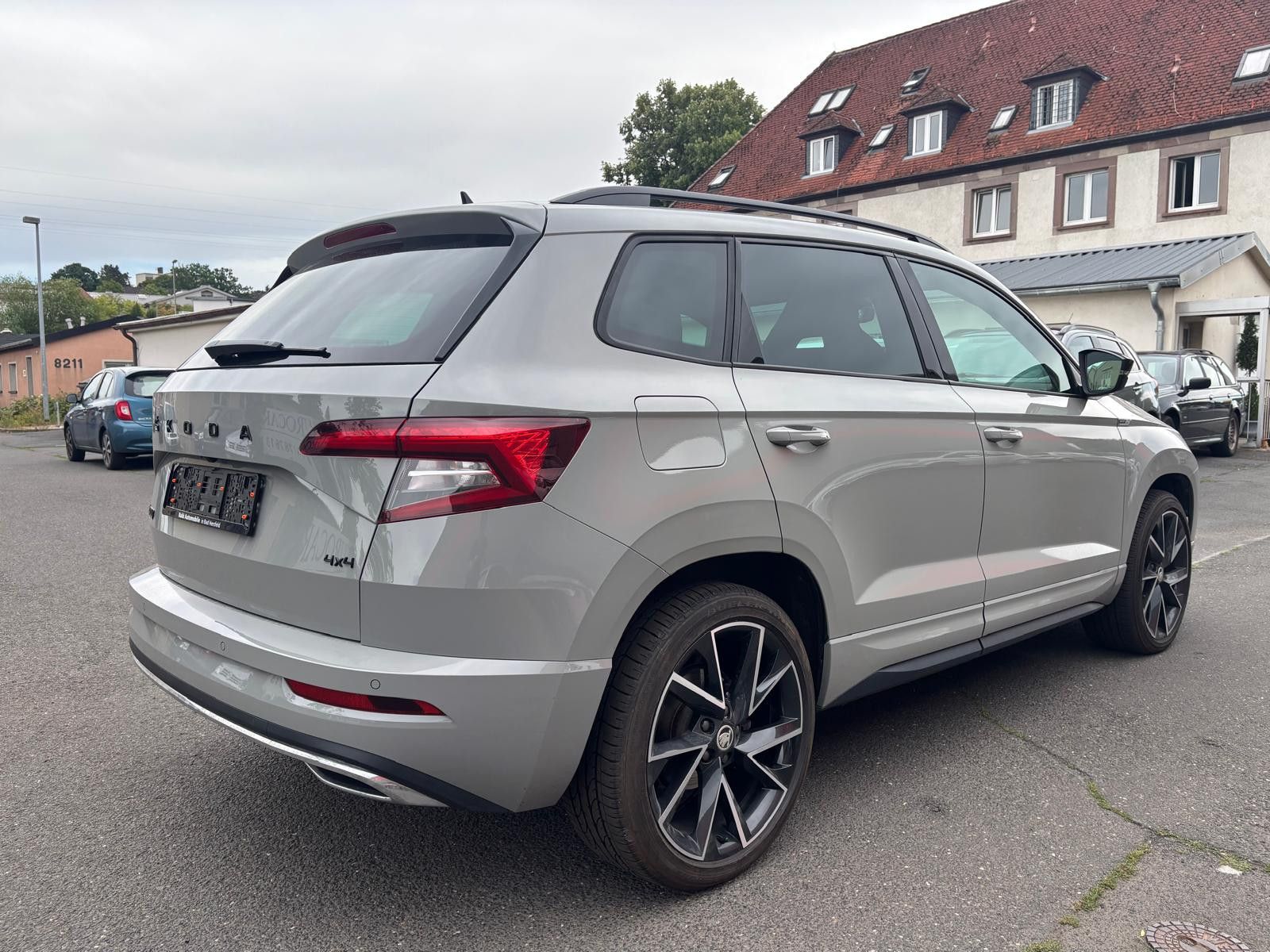 Fahrzeugabbildung SKODA Karoq SportLine 4x4-ACC-PANO-VIRTUAL-KAM-SHZ-LED