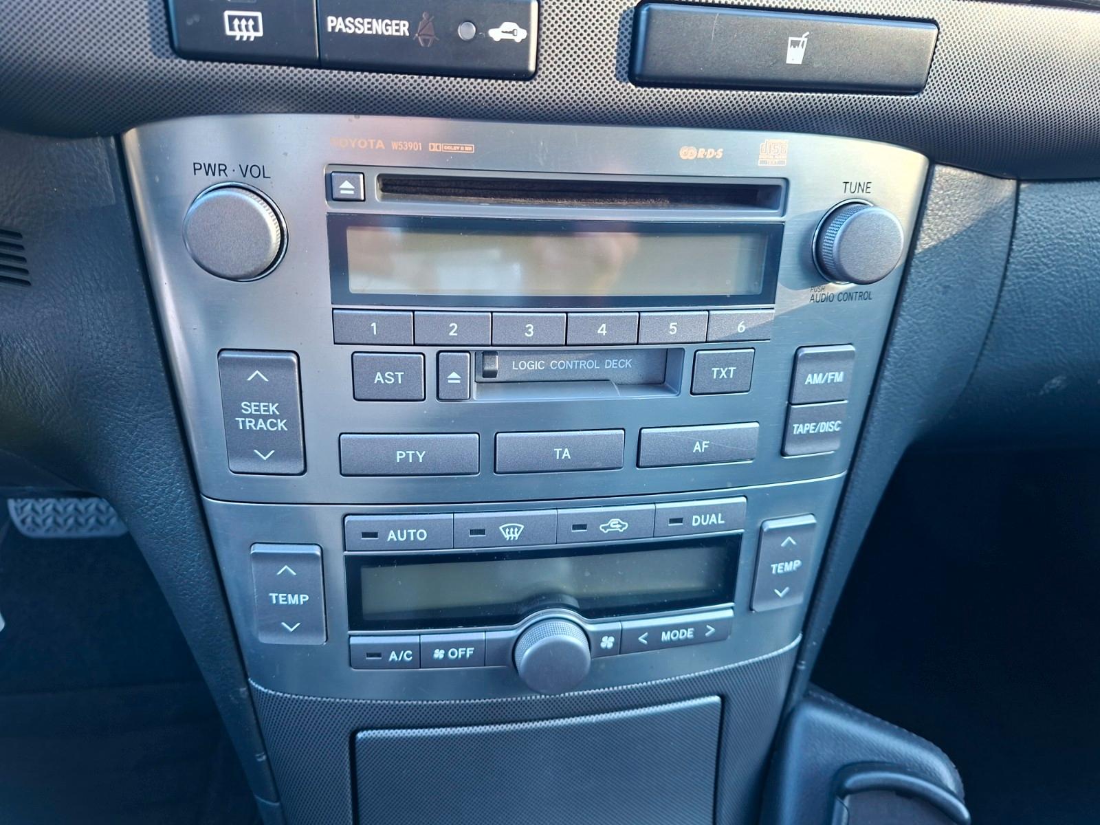 Toyota Avensis 2004 — photo 13