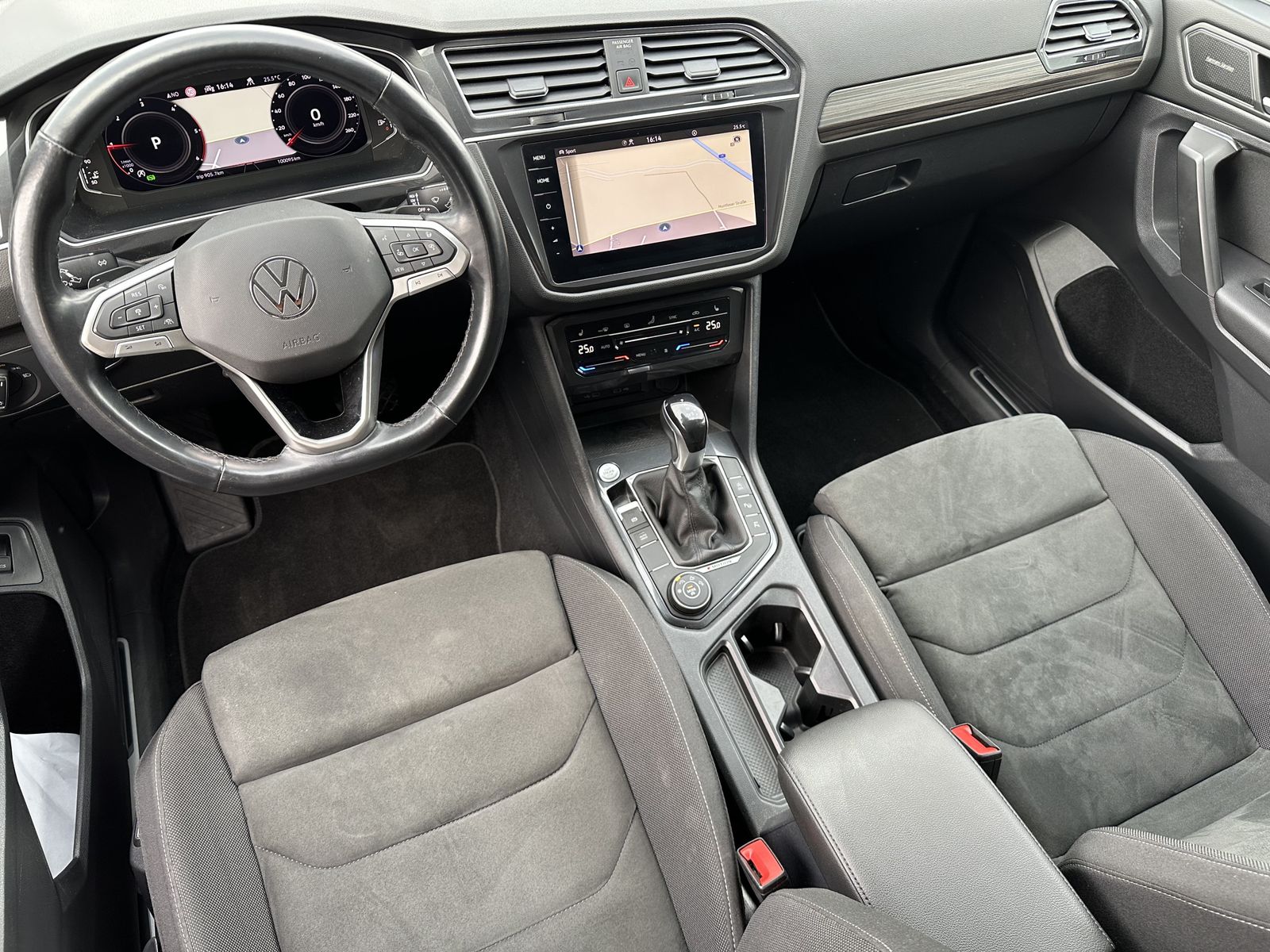 Fahrzeugabbildung Volkswagen Tiguan Allspace 4M Life 7Sitzer NAV+LED+H&K+360°