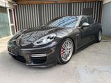 Porsche Panamera Turbo - Porsche Panamera aus 2013