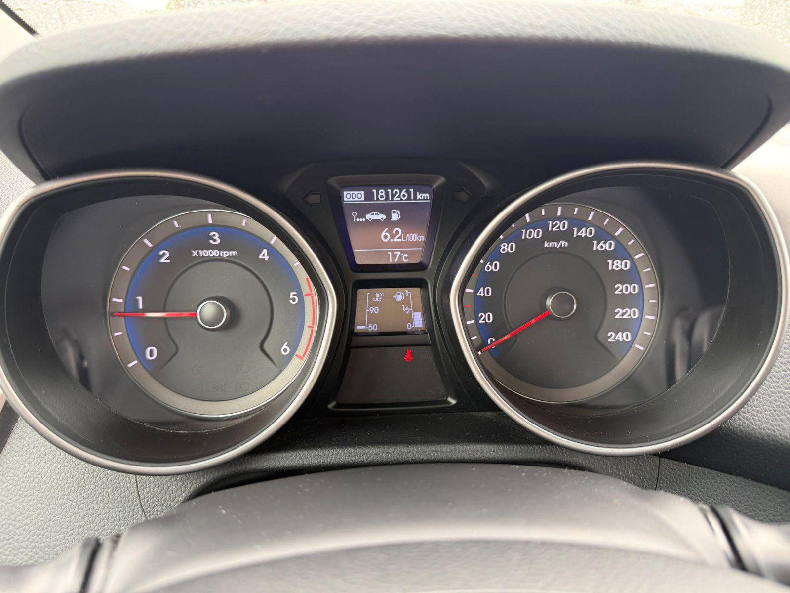 Hyundai i30 2013 — photo 15