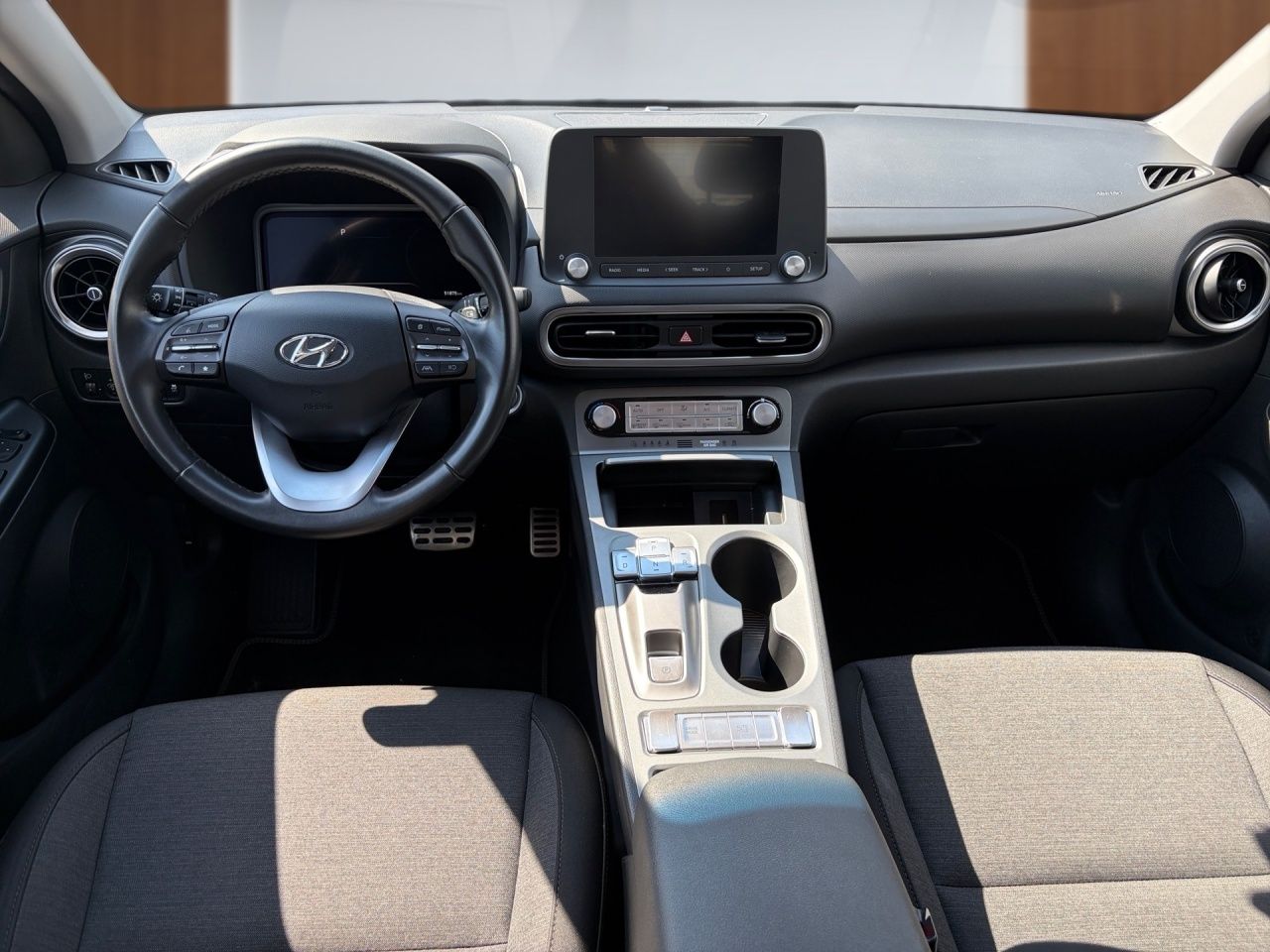 Fahrzeugabbildung Hyundai KONA  *SOH 100%*KLIMAA*LM*SPURH*KEYLESS*
