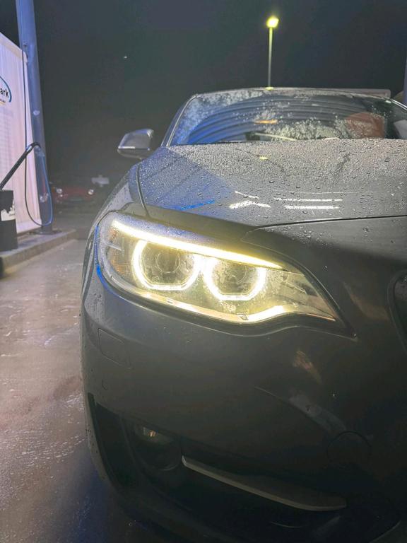 BMW 225