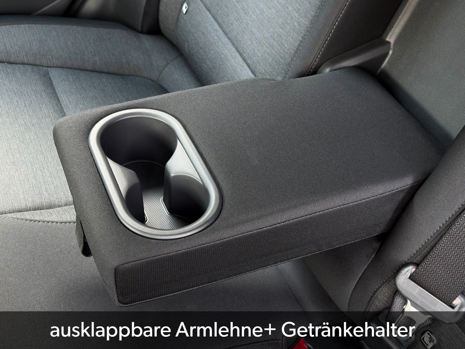 Fahrzeugabbildung Hyundai KONA E Select SHZ LHZ LKA LFA ACC Navi CarPlay