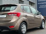 Hyundai ix20 1,6 2.HAND/AHK/SHZ/CLIM./8FACH/ALU/GARANTIE - Hyundai ix20 aus 2013