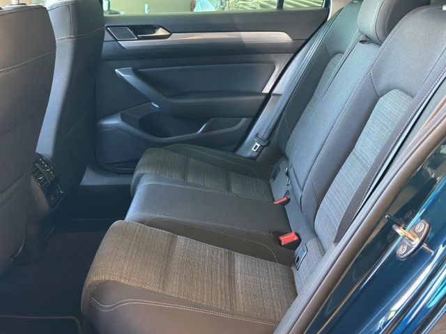 Passat Variant 1.5 TSI DSG  Business NAVI AHK-kl