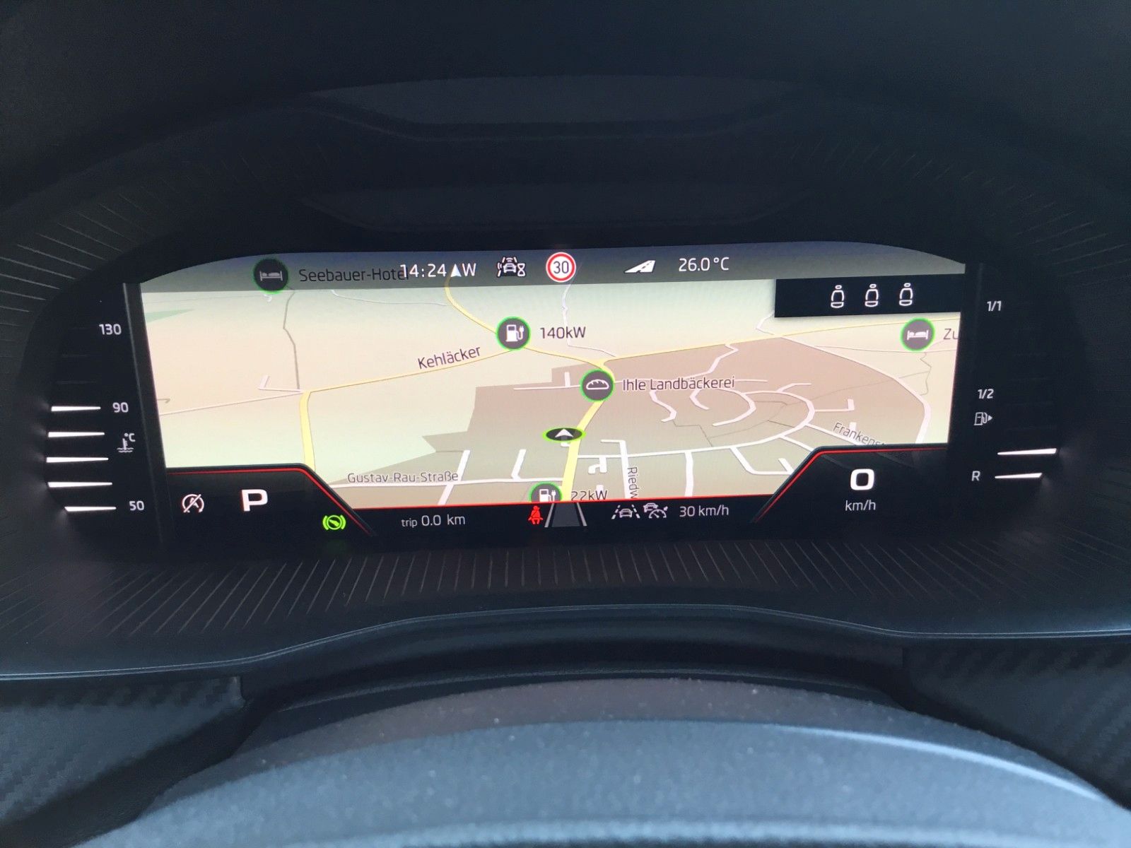 Fahrzeugabbildung SKODA Kamiq 1.5 TSI DSG Monte Carlo+AHK+Navi+Kamera