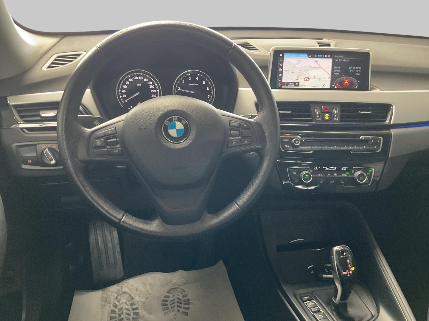 BMW X1 xDrive 20i Navi LED el-Heckklappe Klimaautom 