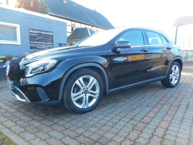 Mercedes-Benz GLA 180 GLA -Klasse GLA 180,Standheizung,Klima