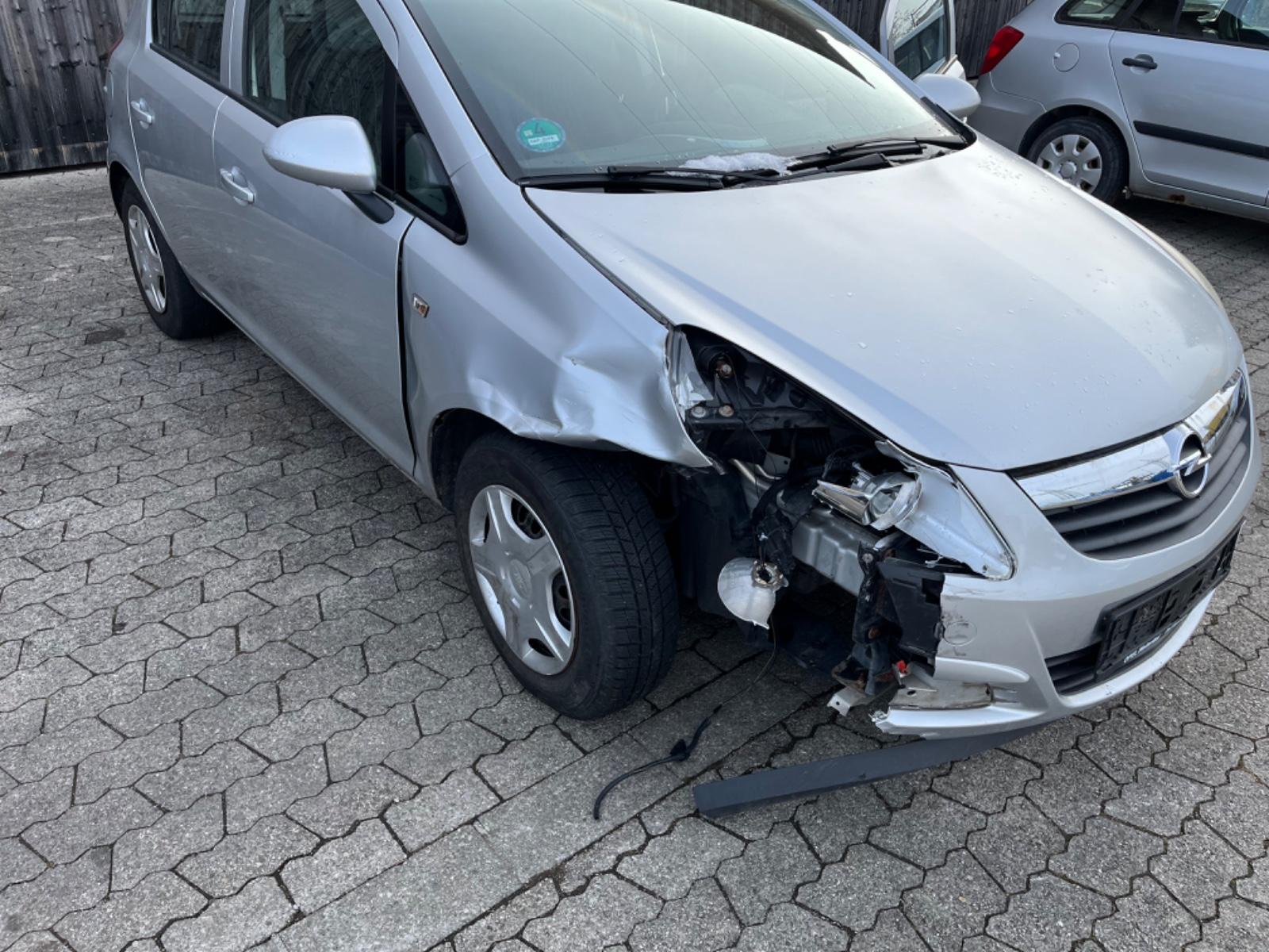 Opel Corsa D Edition