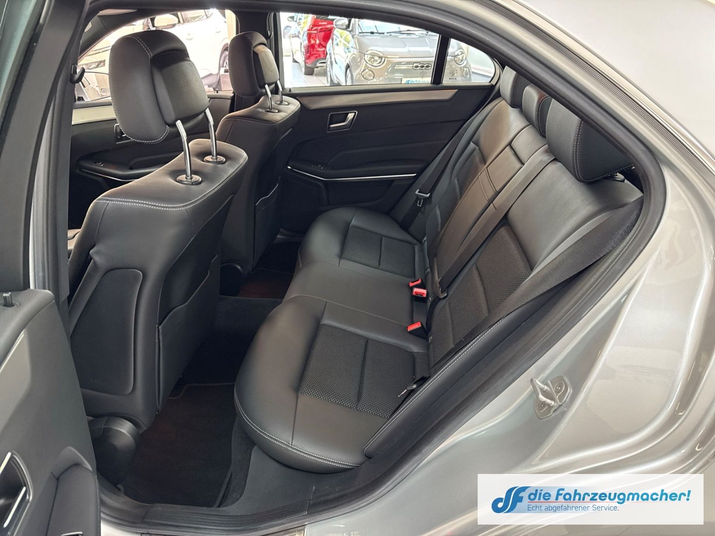 Fahrzeugabbildung Mercedes-Benz E 200 CGI BlueEf.Avantgarde LED Klimaaut Ambient