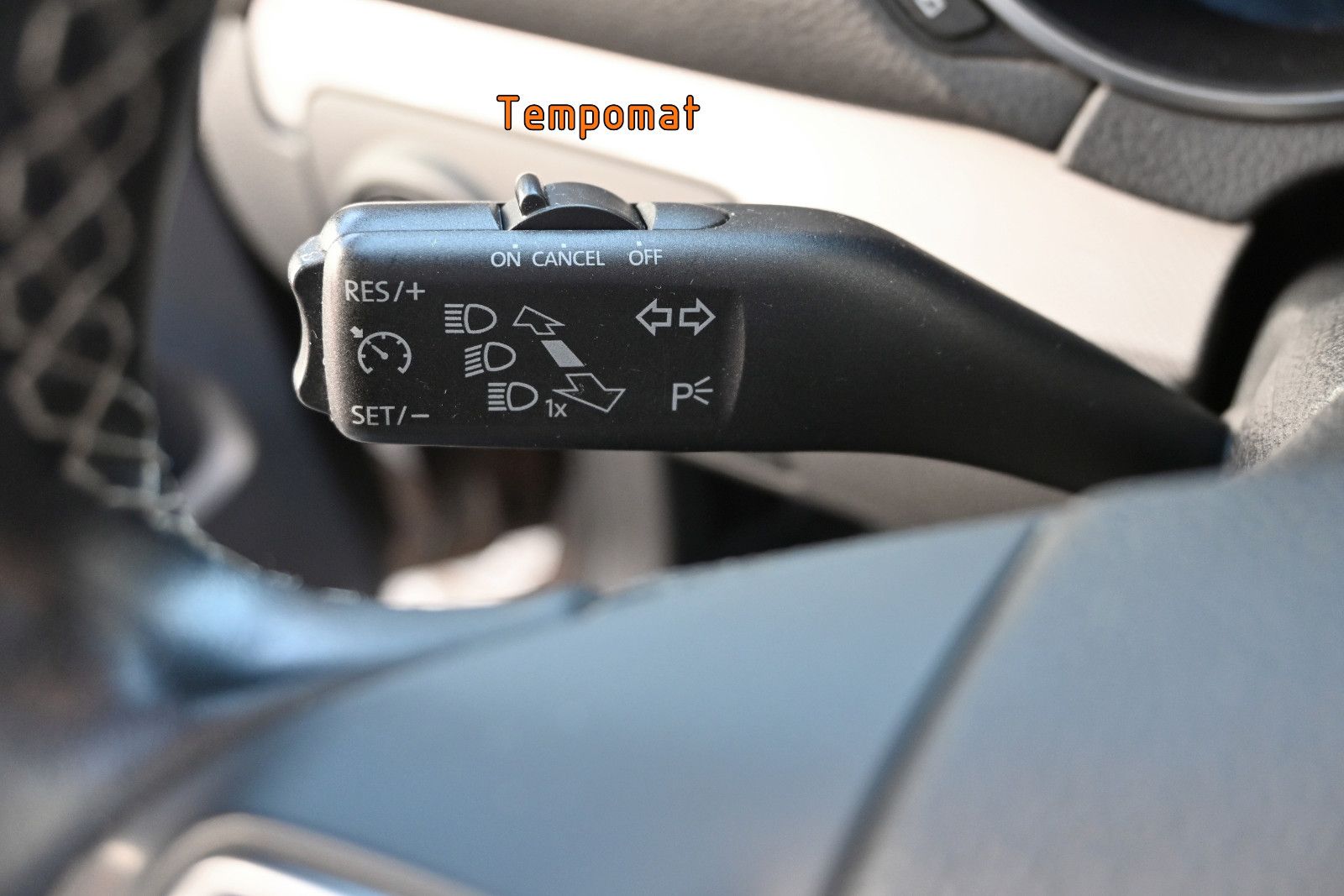 Fahrzeugabbildung Volkswagen Golf 1.6 TDI Variant MATCH °AHK°PANO°STANDHEIZ.°