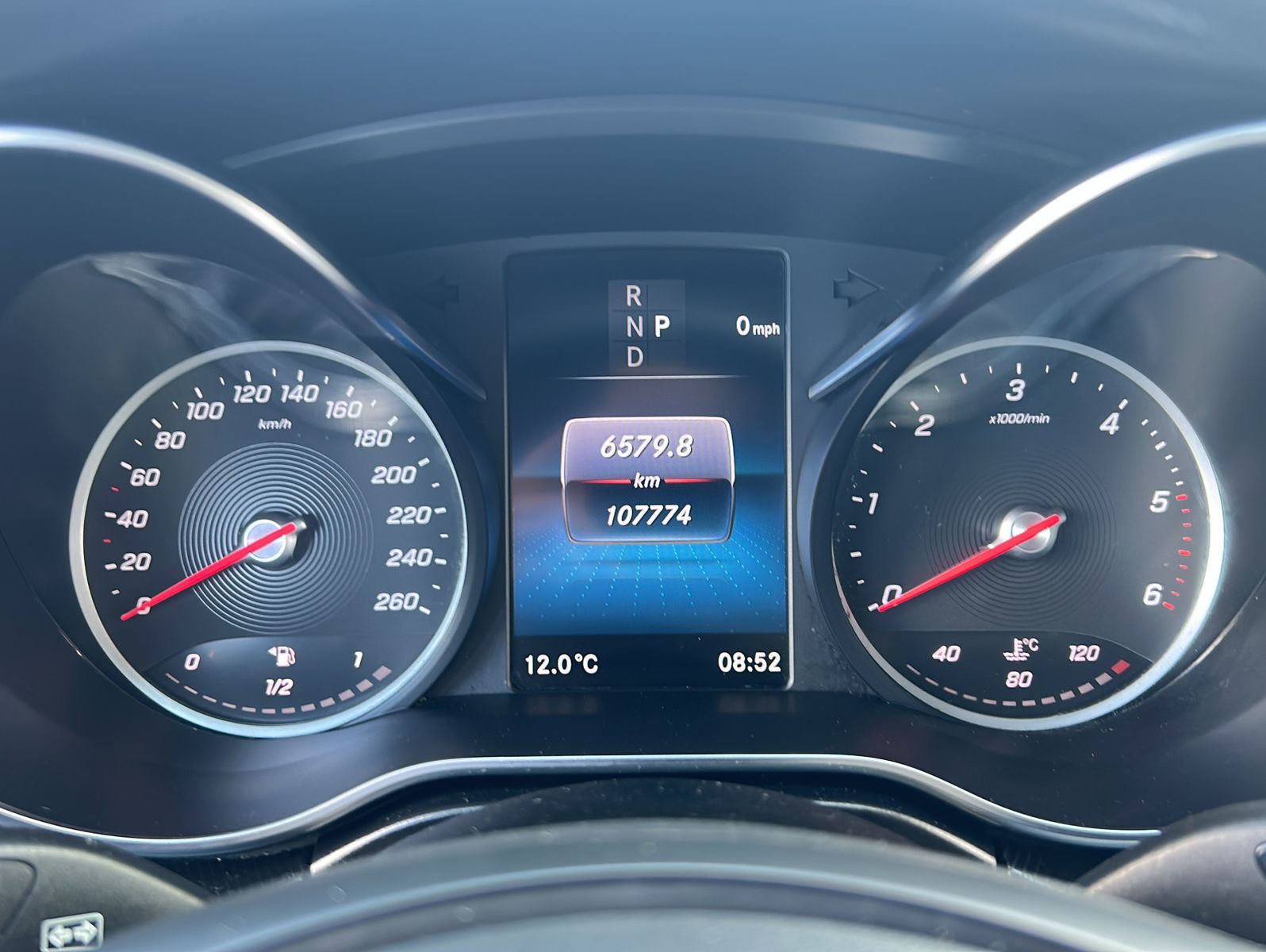 Fahrzeugabbildung Mercedes-Benz V 220 d RISE kompakt