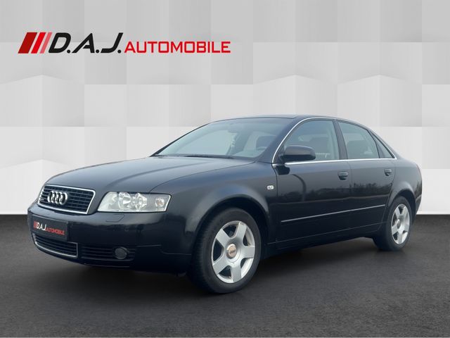 Audi A4 1.8 T quattro / Xenon Leder Navi SHZ PDC Alu