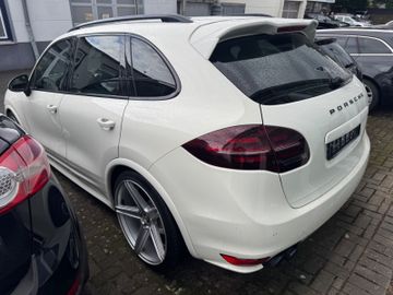 Porsche Cayenne - 5