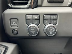 Fahrzeugabbildung GMC Sierra 1500 AT4 6.2L V8 LED ACC HUD AHK 360°