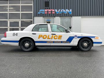 Fahrzeugabbildung Ford Crown Victoria Police Interceptor deutsche Zul.