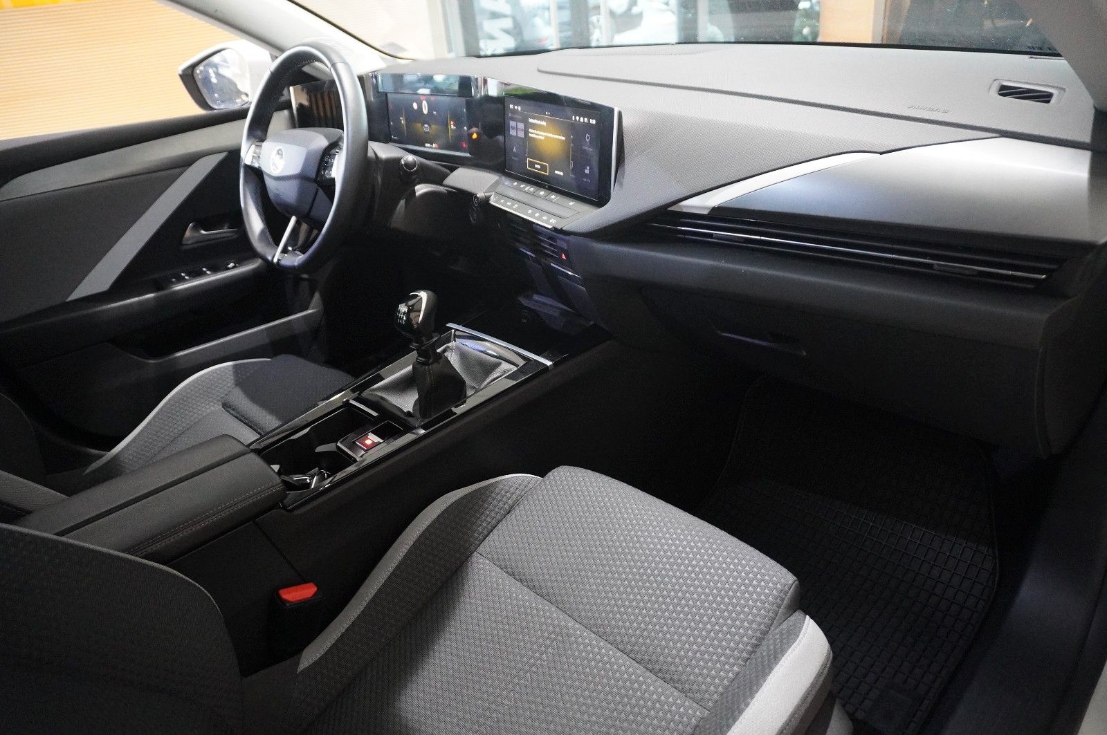 Fahrzeugabbildung Opel Astra L LIM. 1.5D BUSINESS NAVI/LED/KAMERA/DAB+