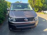 Volkswagen T5 Caravelle - Volkswagen T5 Caravelle mit Diesel-Antrieb