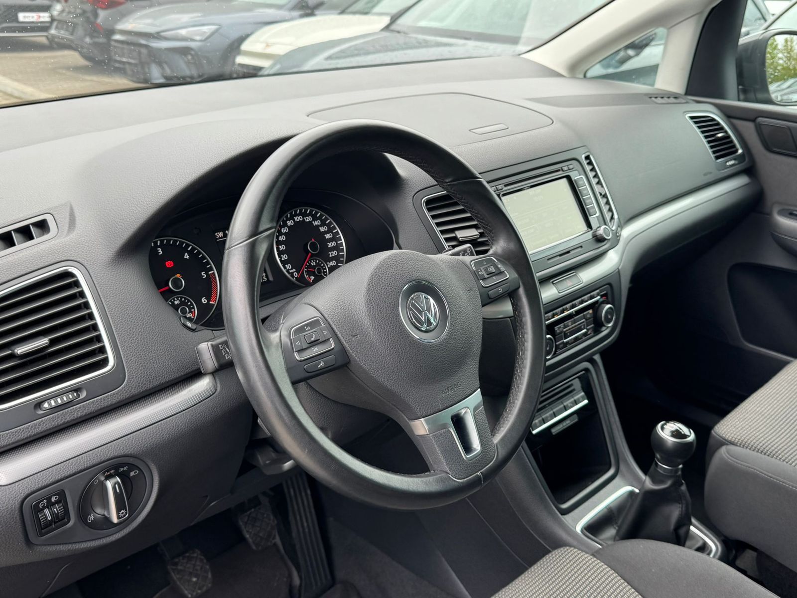 Fahrzeugabbildung Volkswagen Sharan 2.0 TDI Comfortl. AHK*KLIMA*TEMP*NAVI*PDC