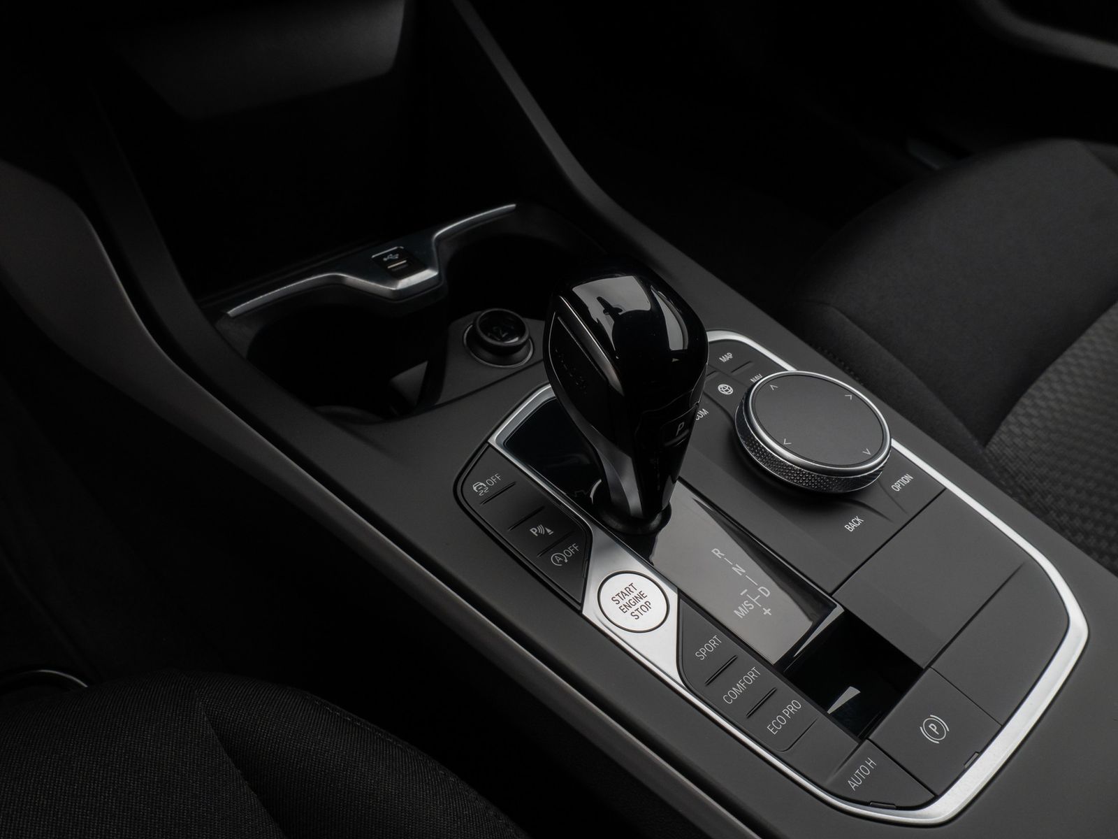 Fahrzeugabbildung BMW 118i DAB CockPitProf LED PDC Geschwindigkeitsreg