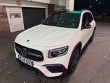 Mercedes-Benz GLB 250 4MATIC AMG Paket m. Garantieverlängerung - Mercedes GLB 250 mit Schiebedach