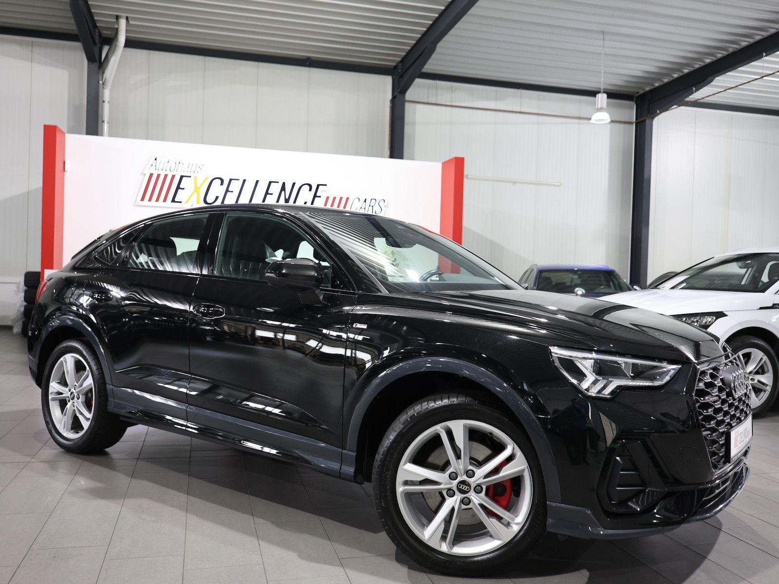 Audi Q3 SPORTBACK 40 TDI Q S-LINE DESIGN BLACK / LED foto 3