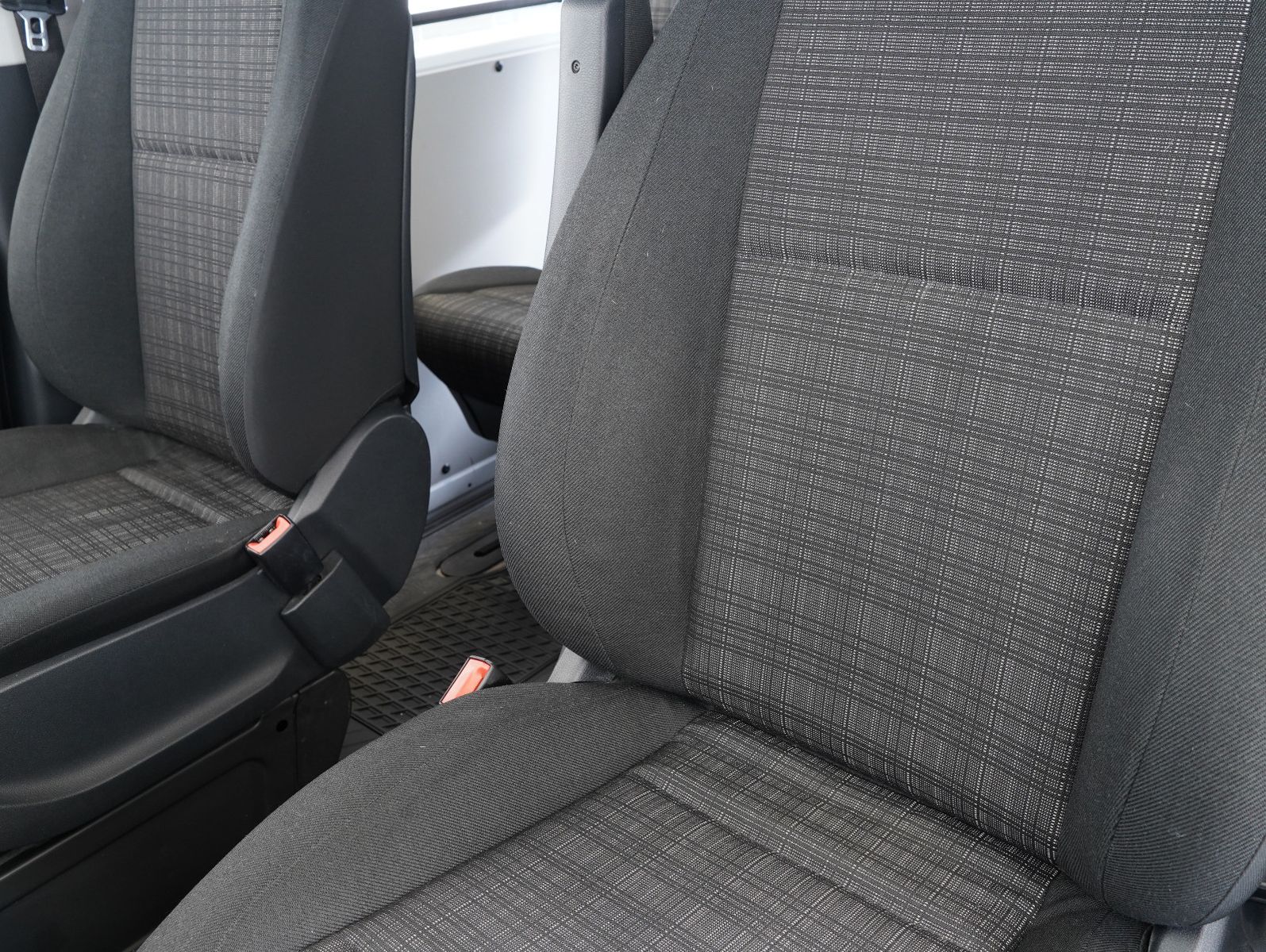 Fahrzeugabbildung Mercedes-Benz Vito Mixto 110 CDI FWD 5-SITZER
