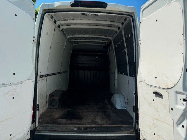 Fahrzeugabbildung Iveco Daily Kasten HKa 35 S HI MATIC L3H2