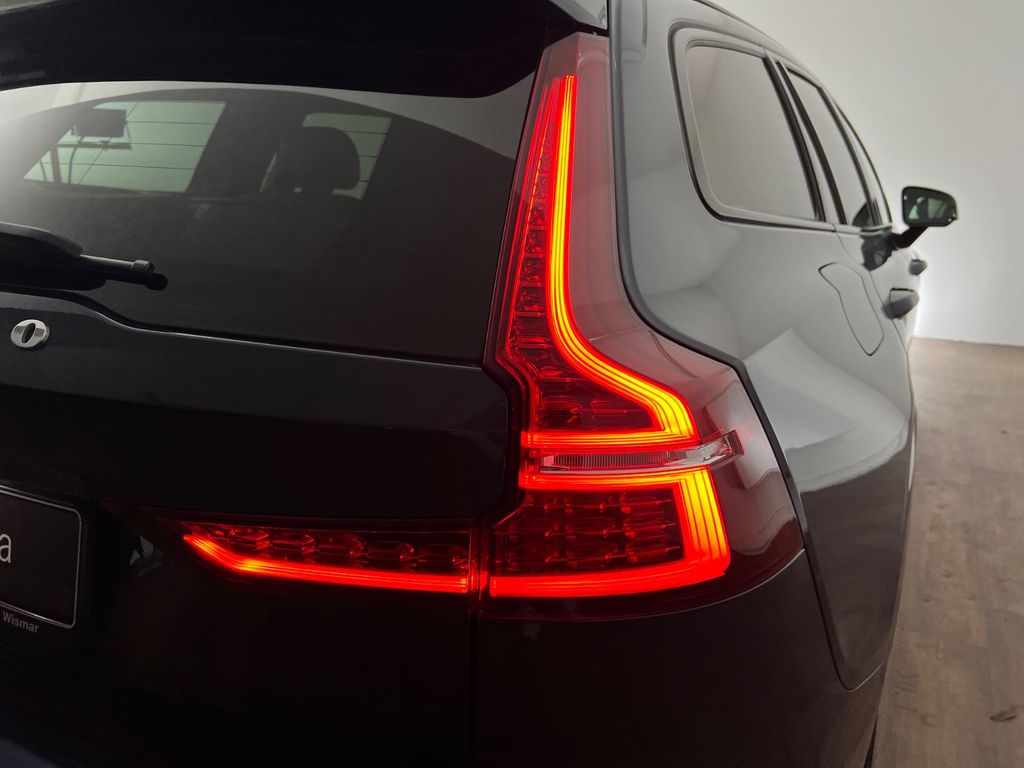VOLVO V60 R Design / 310PS / NUR 96.tKM / 2.HD / HK / VOLVO V60 R Design / 310PS / NUR 96.tKM / 2.HD / HK /
