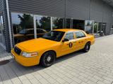 Ford Crown Victoria - Ford Crown: Victoria