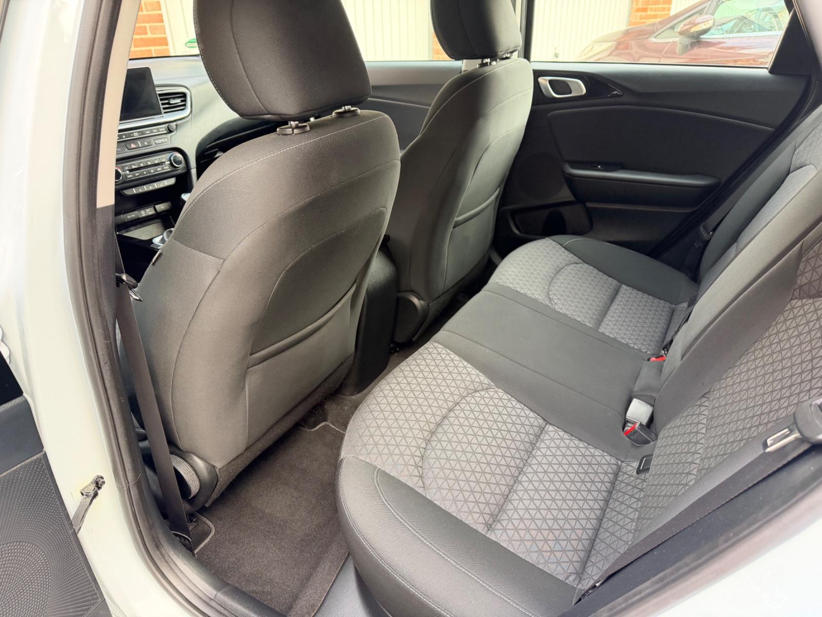 Kia KIA Ceed Vision*Klima*Kam*Navi*SHZ*AHK*Tüv-Neu*