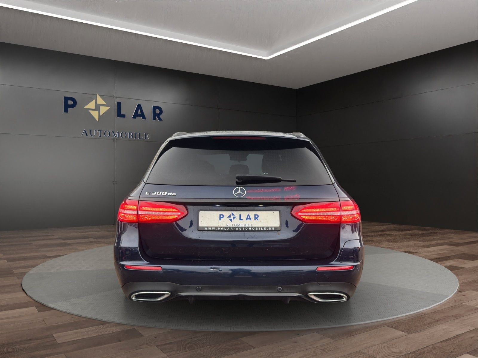 Fahrzeugabbildung Mercedes-Benz E 300de  AMG-Line/MBeam/Burmester/S-Dach