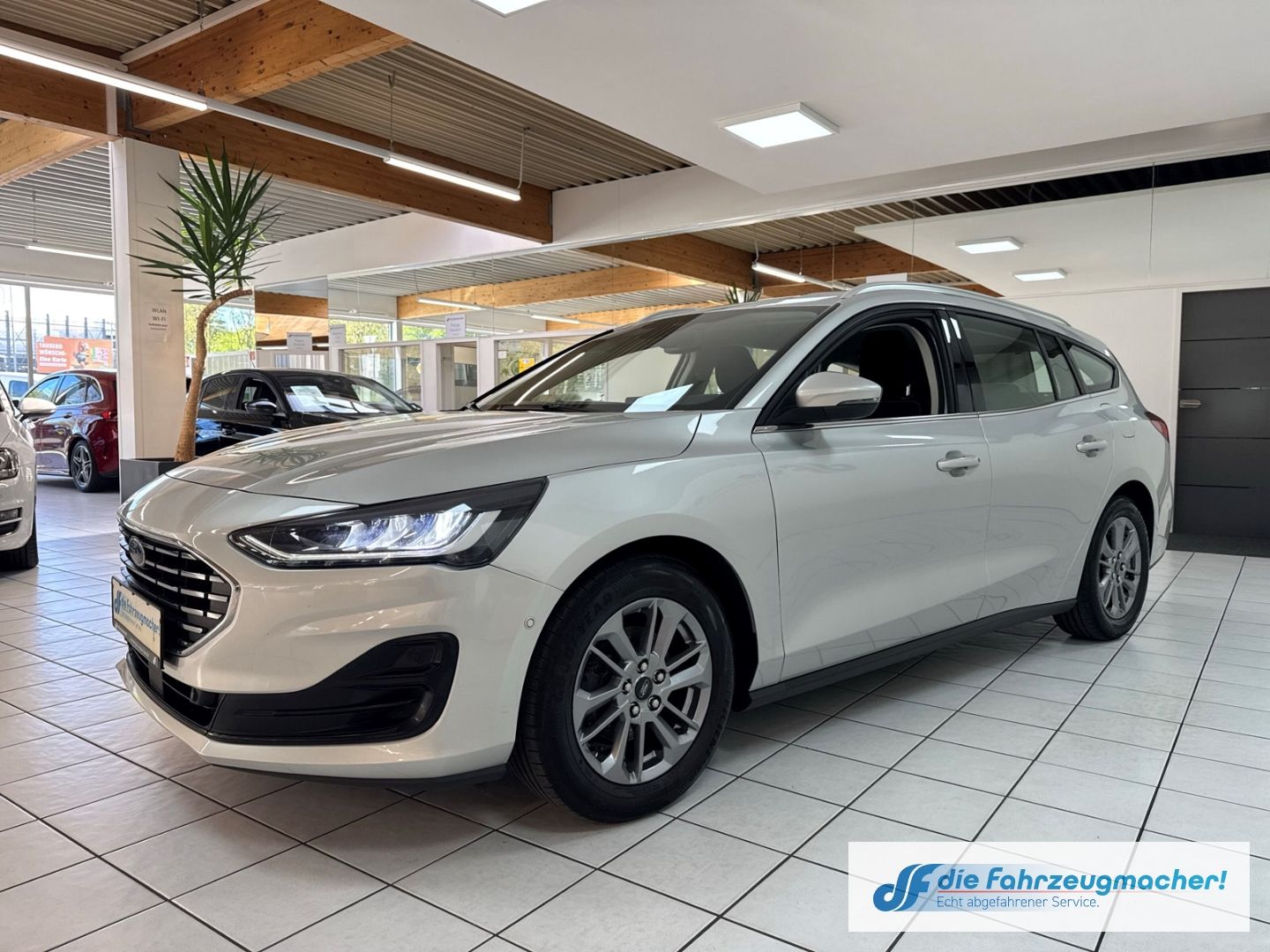 Fahrzeugabbildung Ford Focus Turnier Titanium Navi LED ACC El. Heckklap