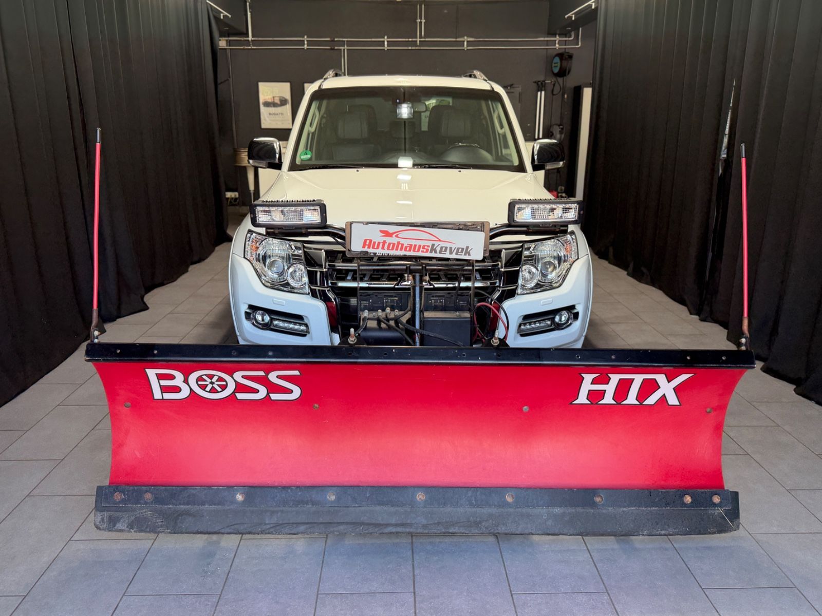 Fahrzeugabbildung Mitsubishi Pajero 3.2 DI-D Top|LEDER|NAVI|SCHNEESCHILD|BOSS