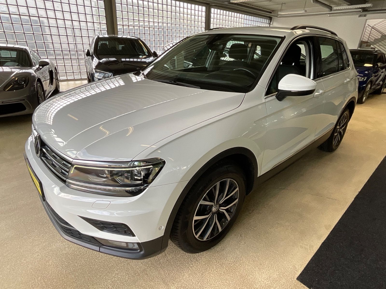 Fahrzeugabbildung Volkswagen Tiguan Comfortline 2.0TDI *DIGITALTACHO*LED*360°