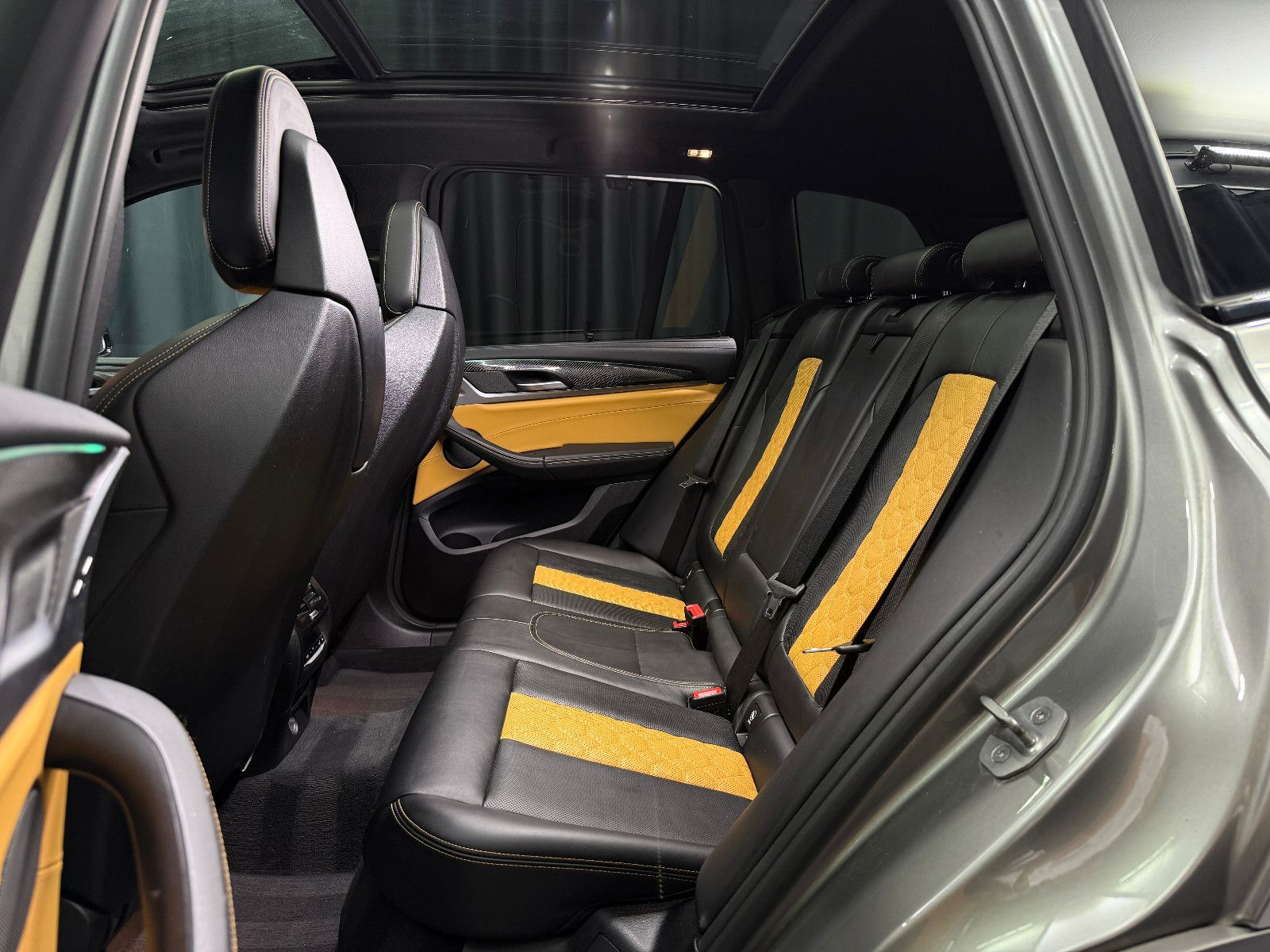 Fahrzeugabbildung BMW X3 M |H/K|HuD|PANO|LASER|INDIVIDUAL