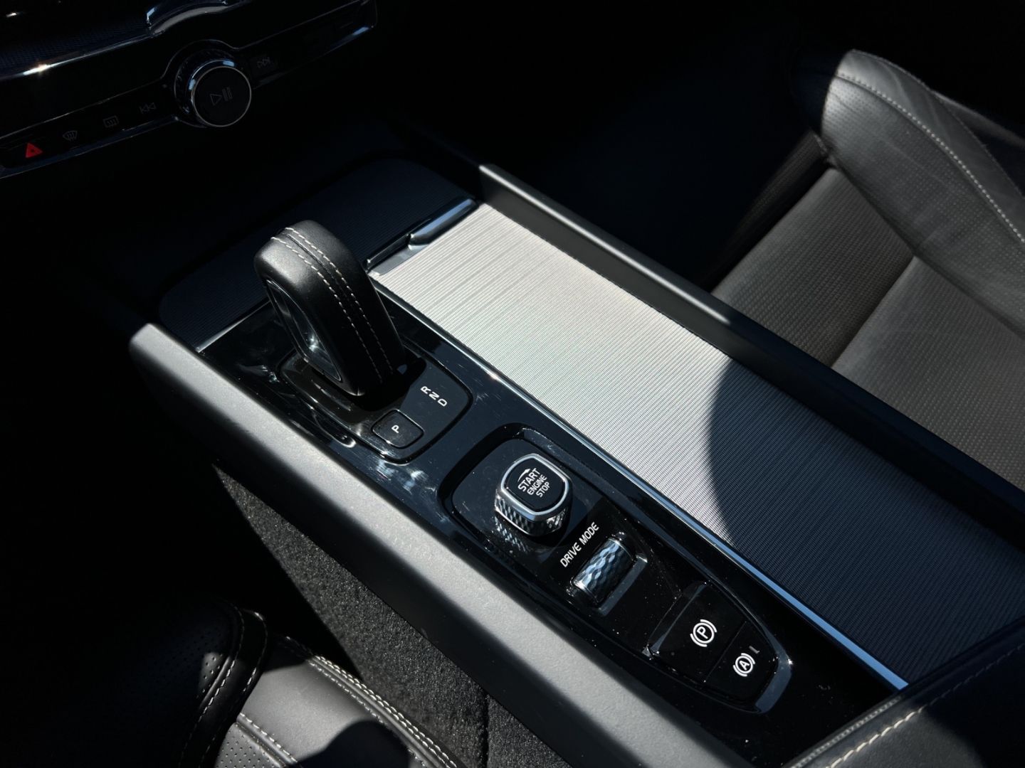 Volvo XC60 R Design AWD HeadUp Aktives Fahrwerk foto 22
