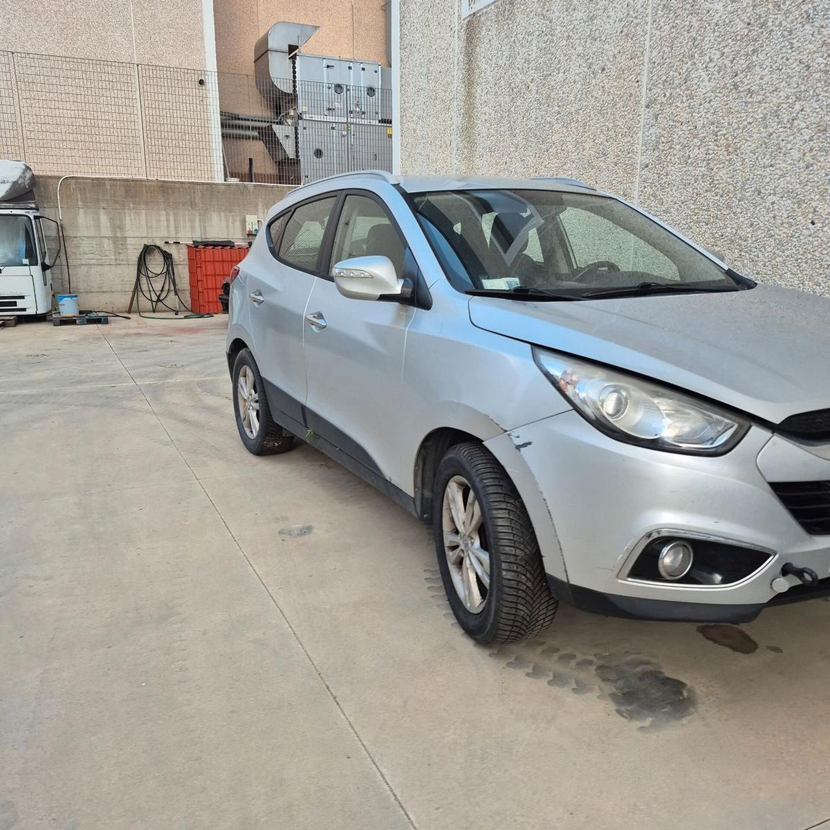 Hyundai ix35 2012 — rear view
