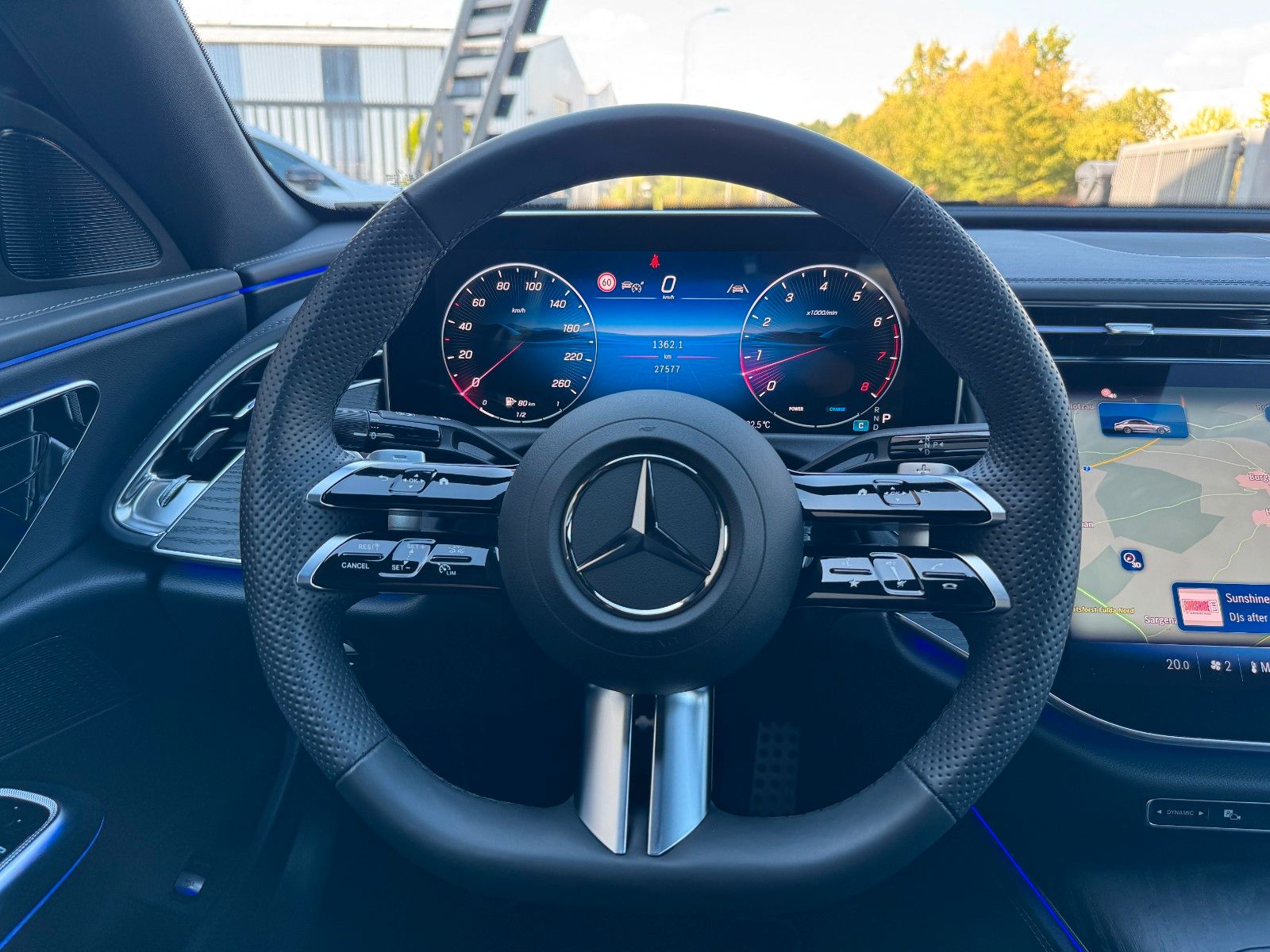 Fahrzeugabbildung Mercedes-Benz E 200 9G+AMG+NIGHT+KEYL+LED+DAB+TOTW+SPUR+MBUX+