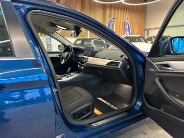 BMW 530 e Touring xDrive *Virtual Cockpit*AHK*LED*BT