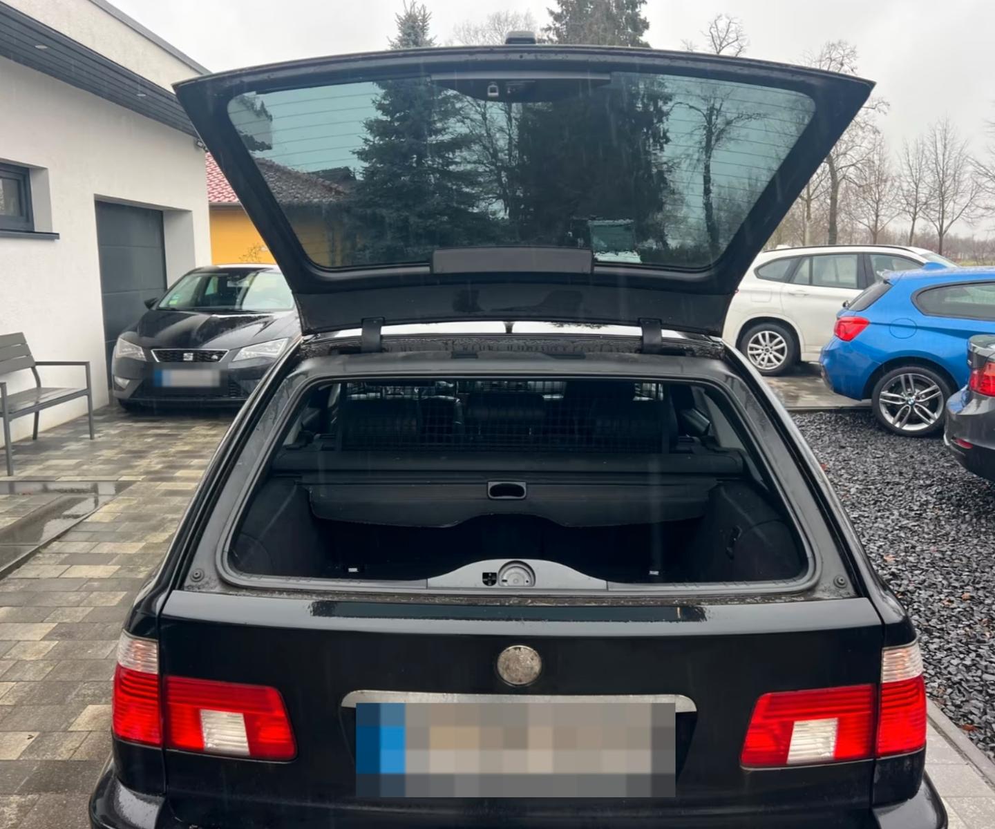 BMW 525 2004 — двигун 2.494 cm³, 192 HP (141kW)