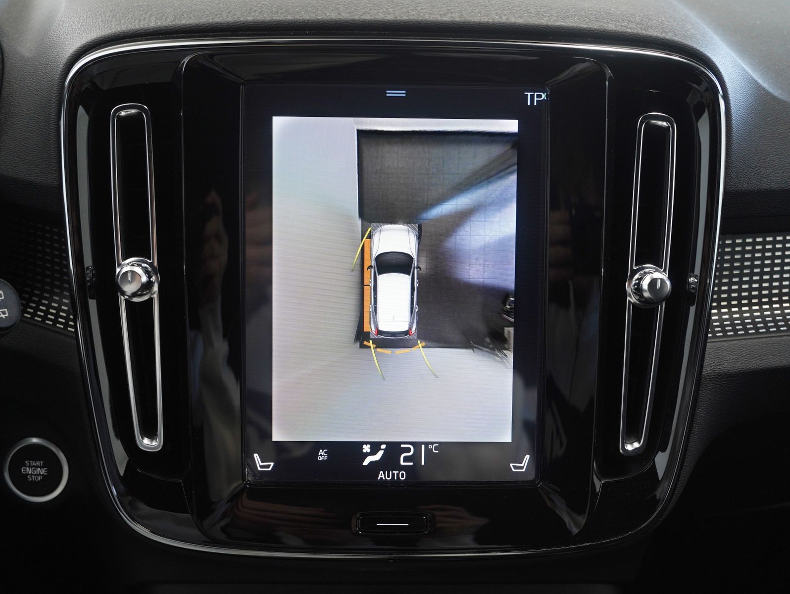 Fahrzeugabbildung Volvo XC 40 T4 R Design INTELLISAFE/LED/360°