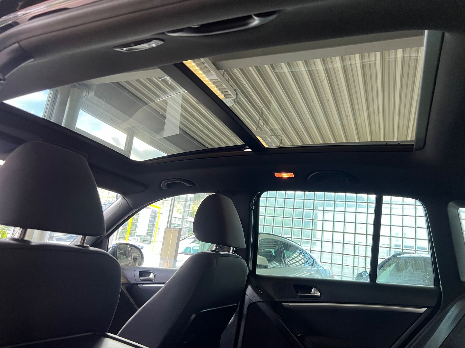 Fahrzeugabbildung Volkswagen Tiguan 2.0TDI Sport & Style 4Motion *PANO*XENON*
