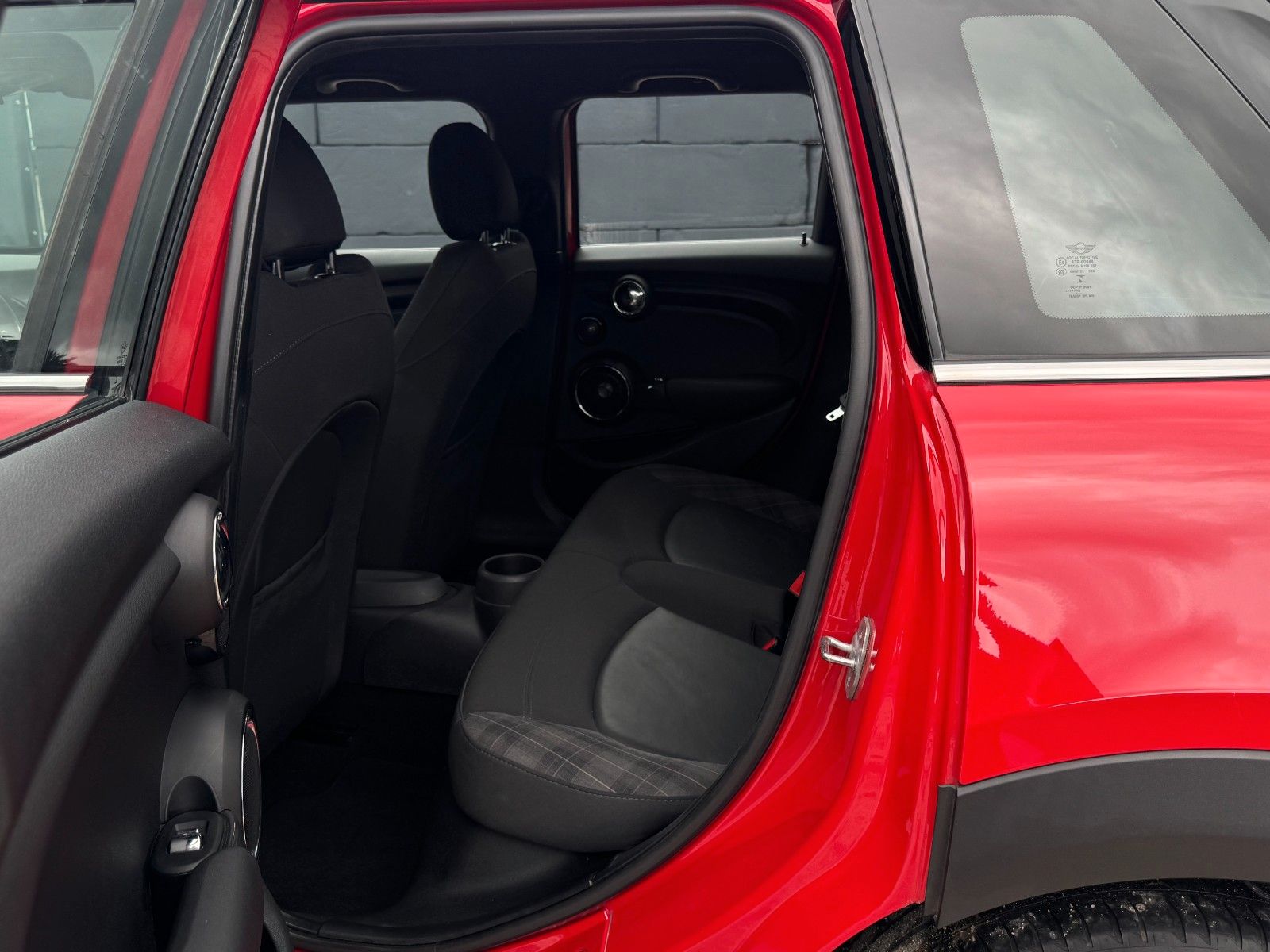 Fahrzeugabbildung MINI Cooper Temp. Komfortzugang JCW H&K PDC SHZ BLT