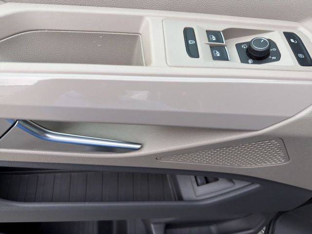 T7 Multivan 2.0 TDI DSG Style Bluetooth Navi LED